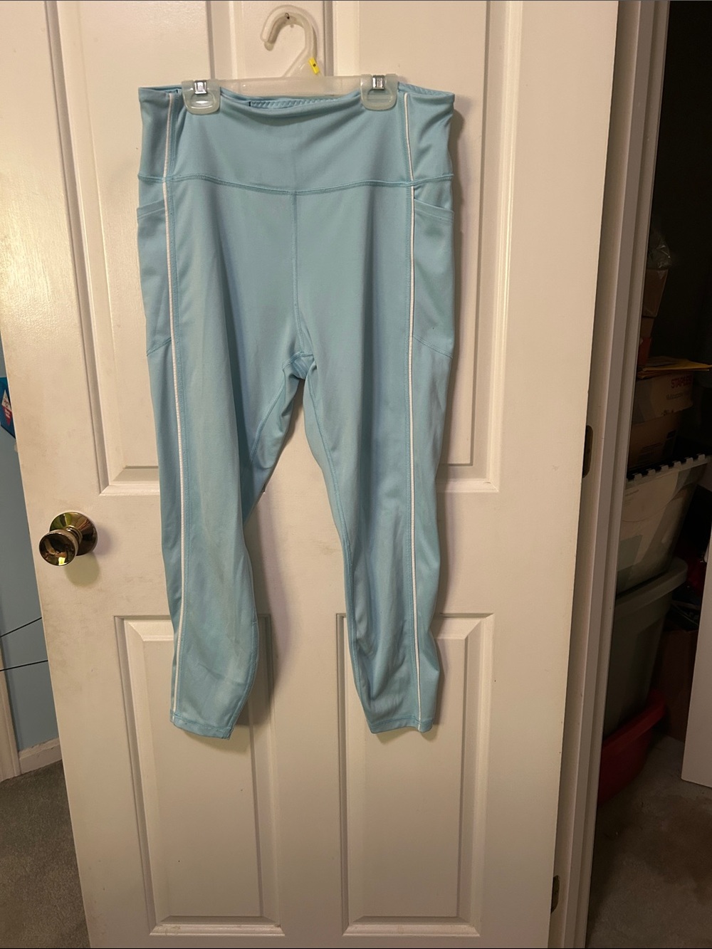 Victoria's Secret Light Blue ankle workout Leggings with White Piping size l